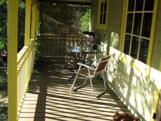 Stylish Artistic Cabin Vacation Rental near Sequoia Kings National Park - 5