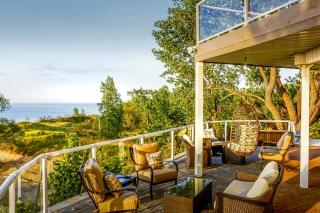 Incredible Lakefront Villa with Gorgeus Sights and Fireplace in Gary, Indiana - 6