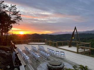 Secluded Luxurious Cabin with Spectacular Living Spaces in Tennessee - 1