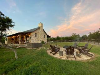 Vacation Cabin Rental with Hot Tub and Fire Pit in Fredericksburg, Texas - 0