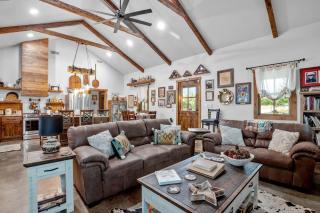 Vacation Cabin Rental with Hot Tub and Fire Pit in Fredericksburg, Texas - 8