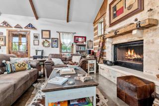 Vacation Cabin Rental with Hot Tub and Fire Pit in Fredericksburg, Texas - 3