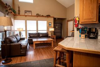 Eco-Friendly Cabin with Views of the Rocky Mountains in Colorado - 2