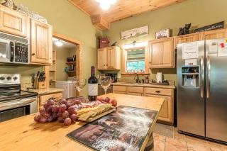 Relaxing Cabin with Screened Porch in Sautee Nacoochee, Georgia - 8