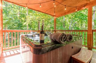 Relaxing Cabin with Screened Porch in Sautee Nacoochee, Georgia - 6