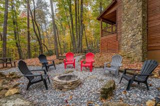 Relaxing Cabin with Screened Porch in Sautee Nacoochee, Georgia - 2
