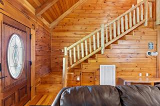 Stunning Cabin with Hot-tub, Fire Pit and Games in Stanton, Kentucky - 4