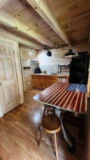 Nostalgic Riverside Cabin Haven Near New River, Virginia - 8