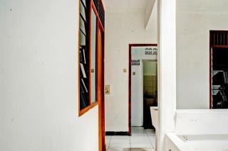 SPOT ON 93475 Garuda Homestay Syariah - 5