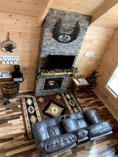 Fantastic Secluded Cabin with Fire Pit and Hot-tub in Campbellsville, Kentucky - 4