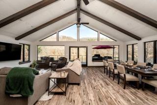 Riverside Luxury: Fully Equipped Cabin with Outstanding Views in Emlenton, PA - 3