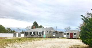 Luxury Cottage Rental with Stunning Waterfront Views in Cape Cod, Massachusetts - 3