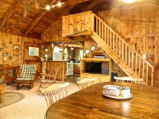 Rustic Cabin Rental on a Wildlife Sanctuary in Manistee, Michigan - 9