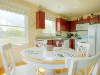 Beautiful Beach Cottage Rental for Family Getaway to Belfast, Maine - 8