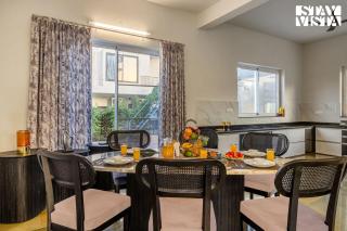 StayVista at Vacanza Villa - Pool, Lawn & Theatre - 4