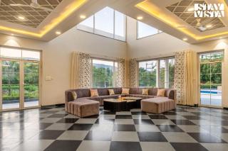 StayVista at Vacanza Villa - Pool, Lawn & Theatre - 5