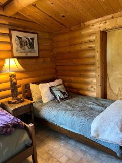 Amazing Log Cabin with Stunning Views in Conner, Montana - 5