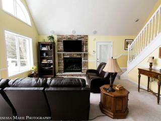 Rustic Getaway Surrounded by Enchanting Forest near Philadelphia, Pennsylvania - 4