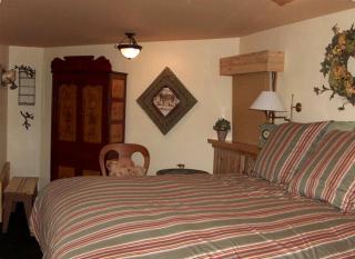 Stunning Woodland Cabin Rental Situated on Columbine Lake in Colorado - 4