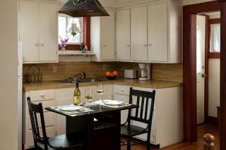 Secluded Cabin Rental with Jacuzzi for Romantic Weekend Getaway near Austin, Texas - 7
