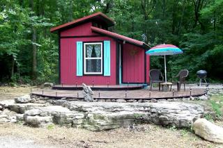 Cozy Backstage Tiny House Near Old Hickory Lake – Pet-Friendly, Private Deck, Breakfast Included - 0