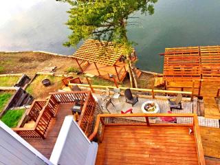 Spacious Group Vacation Rental for 15 Guests near Cambridge, Texas - 4