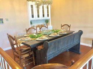 Spacious Group Vacation Rental for 15 Guests near Cambridge, Texas - 1