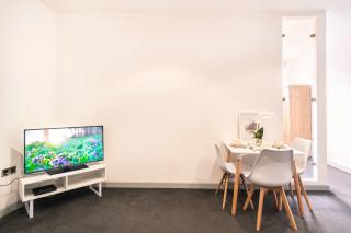 Fabulous Central Blackburn 1 Bed Apartment - 4