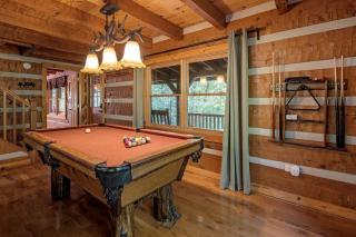 Amazing Wooden Cabin with Hot-tub and Game Room in Sevierville, Tennessee - 4