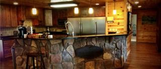 Idyllic Vacation Cabin Perched on Beaver Lake in Arkansas - 2