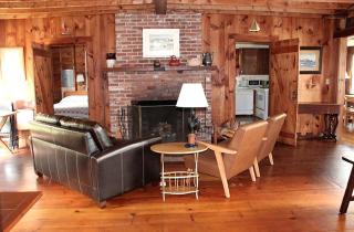 Spacious Dog-Friendly Cottage in the Gorgeous Boothbay Harbor of Maine - 9