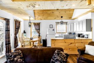 Incredible Wooden Cabin with Fire Pit and Barbecue in Greenville, Maine - 8
