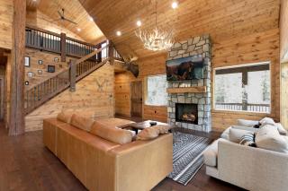 Gorgeous and Fully Equipped Cabin with Hot Tub in Duck Creek Village, Perfect for a Family Holiday in the Mountains - 9