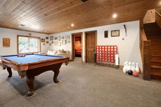 Gorgeous and Fully Equipped Cabin with Hot Tub in Duck Creek Village, Perfect for a Family Holiday in the Mountains - 1