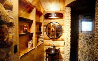 Rustic Log Cabin with Stone Shower near Mesa Verde National Park, Colorado - 7