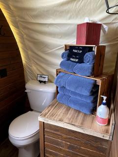 Memorable Vacation in 1800s-Style Covered Wagon in Glenwood, Iowa - 5