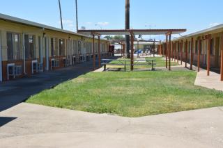 Gateway Inn - Red Bluff - 3