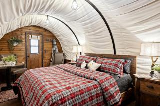 Grand Canyon Covered Wagon for Family-Friendly Glamping in Meadview, Arizona - 3