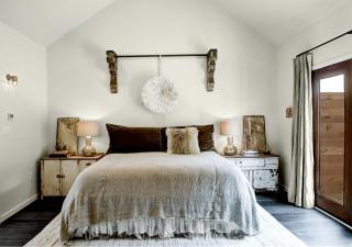 Modern Luxury Rental with Bohemian Decor near Antique Show in Round Top, Texas - 8