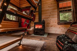 Rustic Cabin Perfect for a Secluded Weekend Getaway in Rhododendron, Oregon - 9