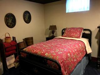 Twin Suite Rental in Gorgeous Country Setting by Maggie Valley, North Carolina - 3
