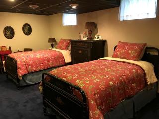 Twin Suite Rental in Gorgeous Country Setting by Maggie Valley, North Carolina - 4