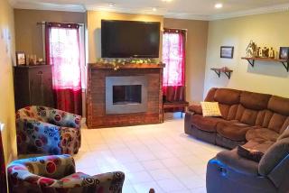 Peaceful Getaway on a Farm near Waterloo, Iowa - 9