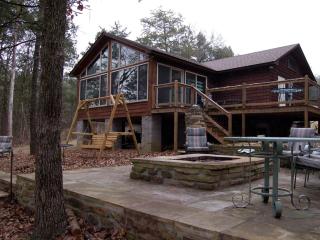 Lakefront Cabin Getaway with Firepit near Ozark National Forest in Scranton, Arkansas - 0