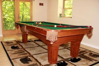 Deluxe Log Cabin with a Hot Tub in the Smoky Mountains of North Carolina - 4