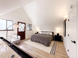 Fabulous Glamping Spot in Truckee, California: Charming Cabin near Lake Donner - 2