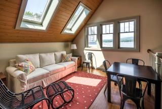 Impressive Family-Friendly Lake Cottage in The Berkshires, Massachusetts - 4