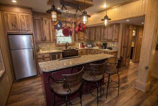 Private Cabin Rental for Eight in the Nantahala National Forest, North Carolina - 4