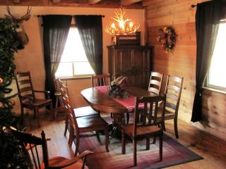 Spacious Pet-Friendly Cabin for a Vacation near Glacier National Park, Montana - 8