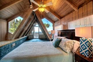 Beautifully Decorated Waterfront Chalet Rental in Grant, Florida - 7